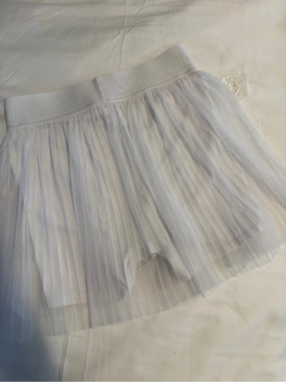 ALO Yoga White Mesh Pleated Tennis Skort